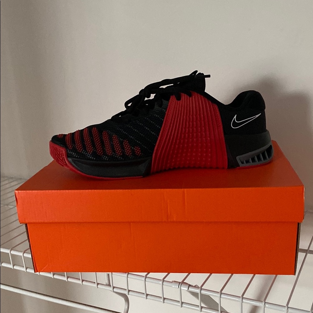Nike Metcon 9 TB - Black and Red Women’s Sneakers; Size 11.5